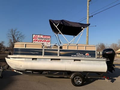 BOATZON | Sun Tracker Party Barge 18 2020