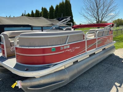 BOATZON | Sun Tracker PARTY BARGE 18 DLX 2015