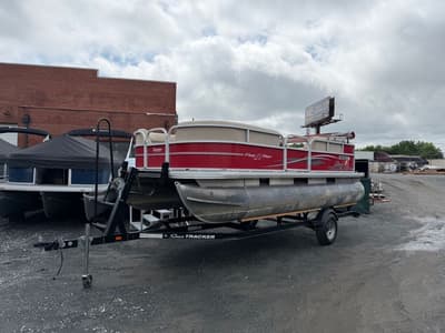 BOATZON | Sun Tracker Party Barge 18 DLX 2016