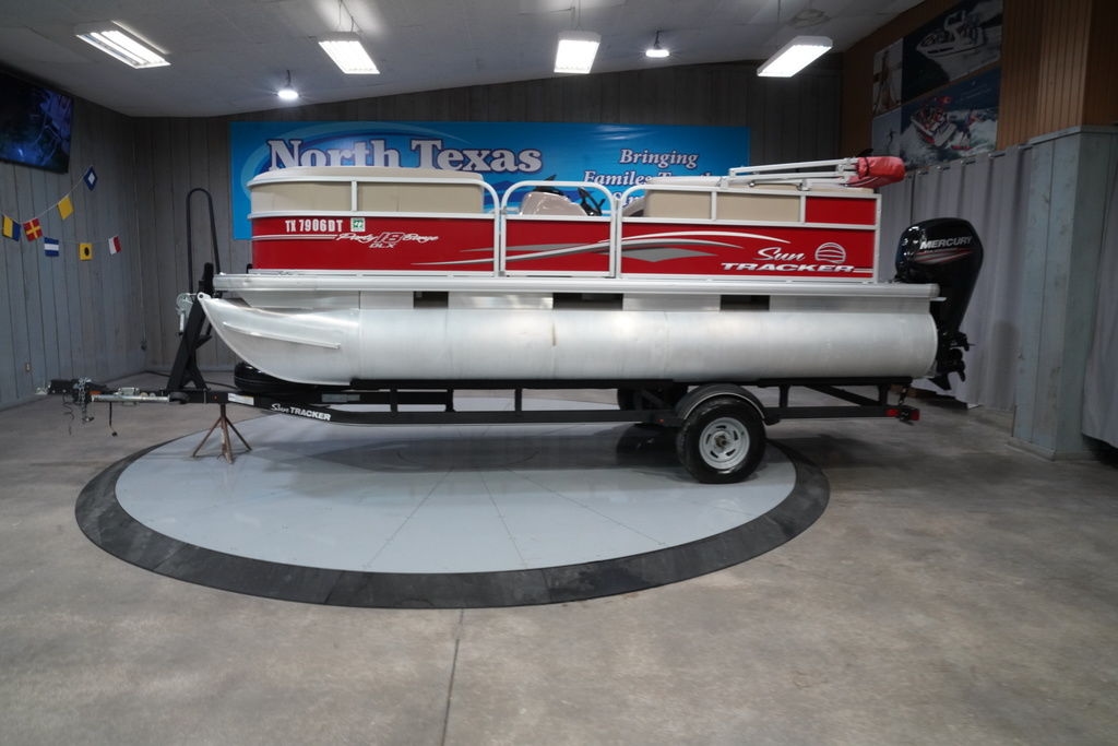 2017 Sun Tracker PARTY BARGE 18 DLX - Sold Boat