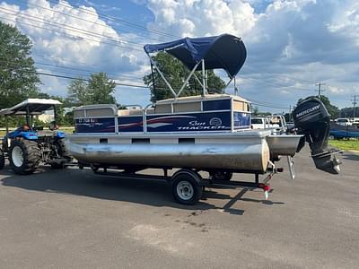 BOATZON | Sun Tracker PARTY BARGE 18 DLX 2017