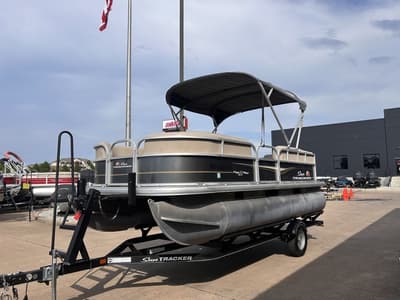 BOATZON | Sun Tracker Party Barge 18 DLX 2020