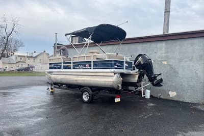 BOATZON | Sun Tracker Party Barge 18 DLX 2022