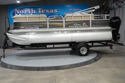 BOATZON | Sun Tracker Party Barge 18 DLX 2023