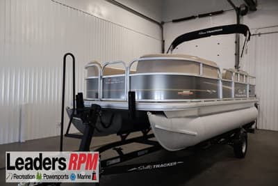 BOATZON | Sun Tracker Party Barge 18 DLX 2023