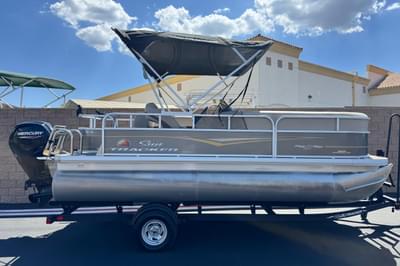 BOATZON | Sun Tracker Party Barge 18 DLX 2023