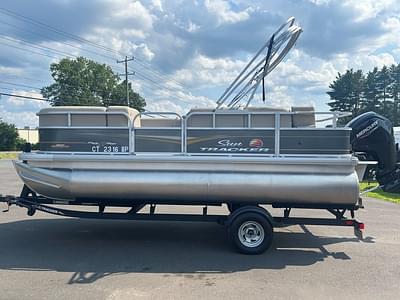 BOATZON | Sun Tracker Party Barge 18 DLX 2023