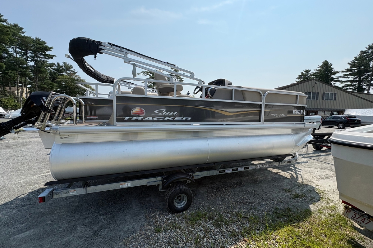 2025 Sun Tracker Party Barge 18 DLX - Sold Boat