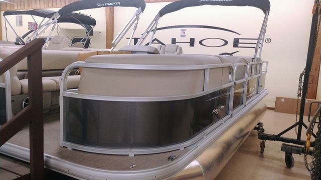 2025 Sun Tracker Party Barge 18 DLX - Sold Boat