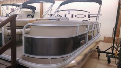 BOATZON | Sun Tracker Party Barge 18 DLX 2025