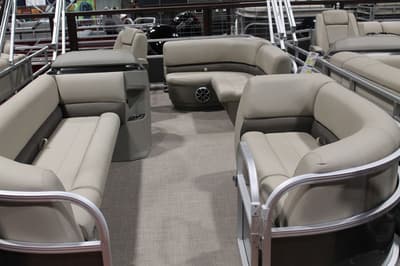 BOATZON | Sun Tracker Party Barge 18 DLX 2025