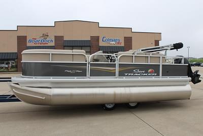 BOATZON | Sun Tracker Party Barge 18 DLX 2025