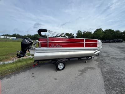 BOATZON | Sun Tracker Party Barge 18 DLX 2026