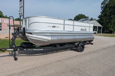 BOATZON | Sun Tracker Party Barge 18 DLX 2027