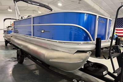 BOATZON | Sun Tracker Party Barge 18 DLX 2027