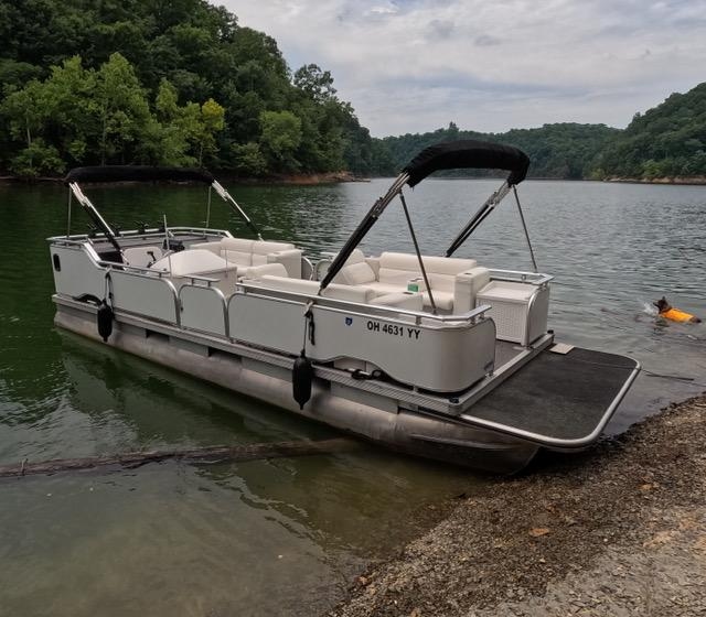 1988 Sun Tracker Party Barge - Sold Boat