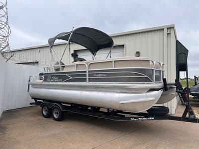 BOATZON | Sun Tracker PARTY BARGE 20 DLX 2017