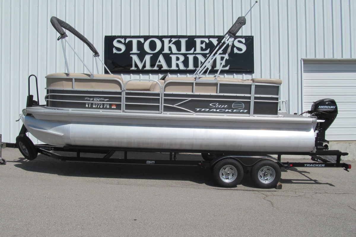 2017 Sun Tracker Party Barge 20 DLX - Sold Boat