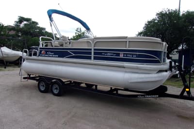BOATZON | Sun Tracker Party Barge 20 DLX 2018