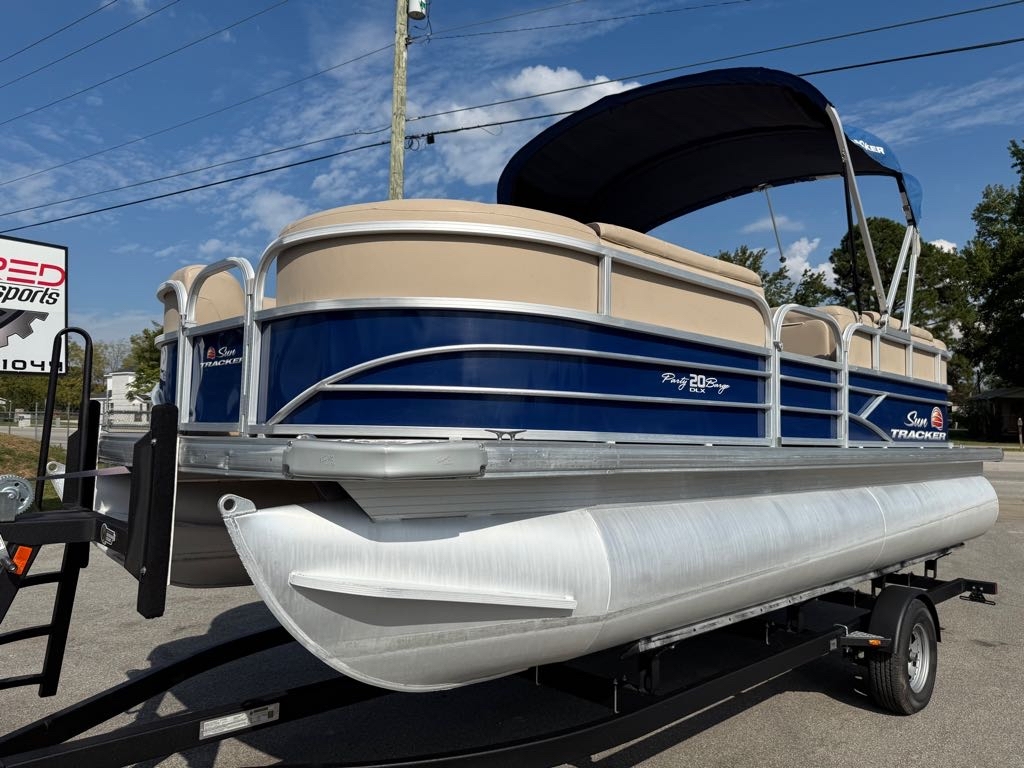 2018 Sun Tracker Sun Tracker PARTY BARGE 20 DLX 2018 - Sold Boat