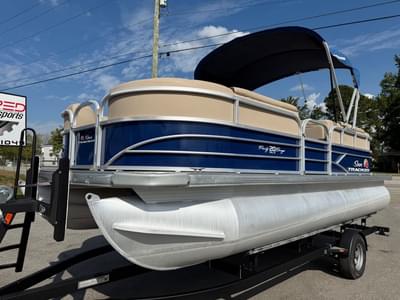 BOATZON | Sun Tracker PARTY BARGE 20 DLX 2018