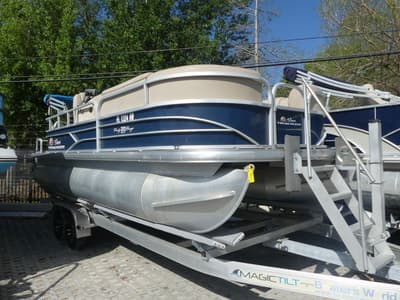 BOATZON | Sun Tracker PARTY BARGE 20 DLX 2019