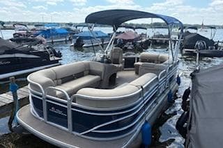 BOATZON | Sun Tracker Party Barge 20 DLX 2021