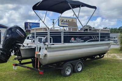 BOATZON | Sun Tracker Party Barge 20 DLX 2022