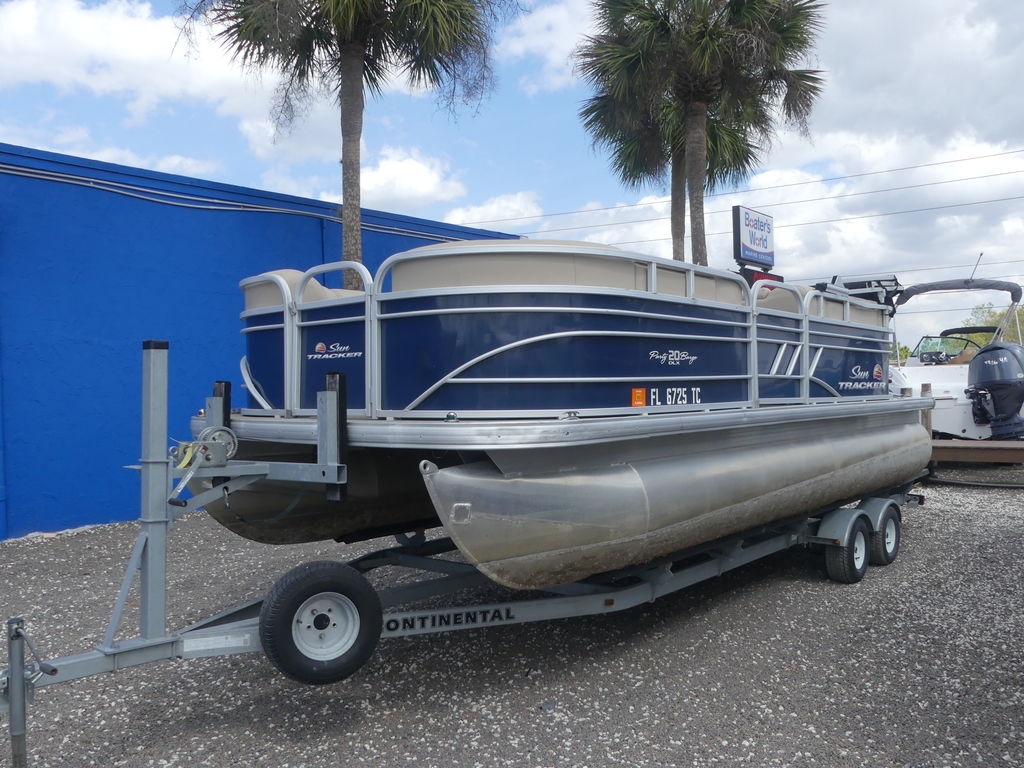 2022 Sun Tracker Party Barge 20 DLX - Sold Boat