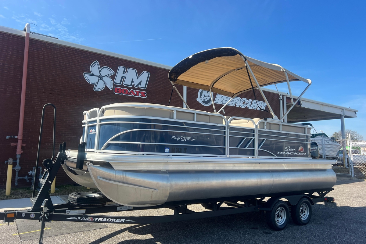 2023 Sun Tracker Party Barge 20 DLX - Sold Boat