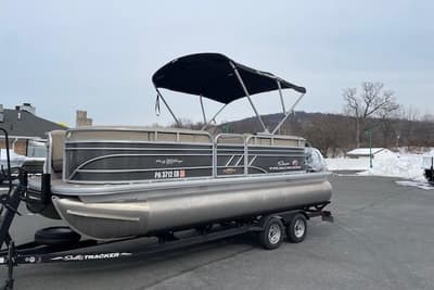 BOATZON | Sun Tracker Party Barge 20 DLX 2023