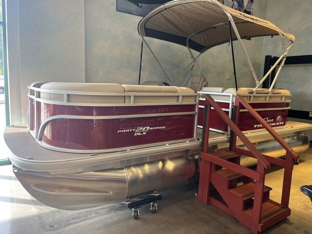 2025 Sun Tracker Party Barge 20 DLX - Sold Boat