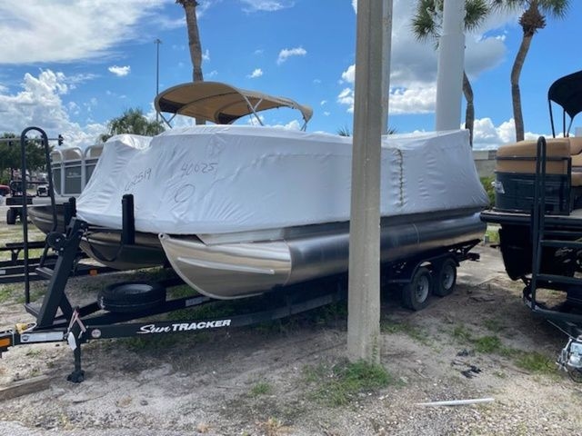 2025 Sun Tracker Party Barge 20 DLX - Sold Boat