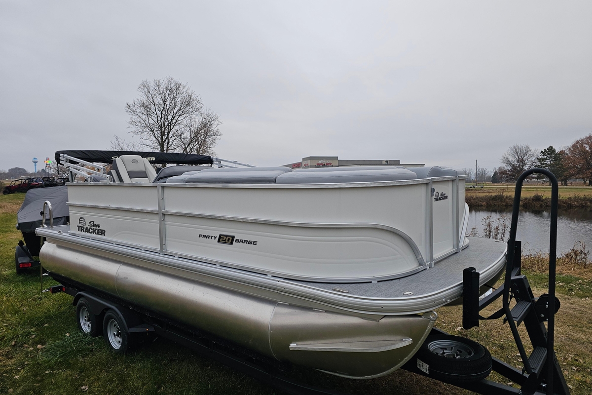 2026 Sun Tracker Party Barge 20 DLX - Sold Boat