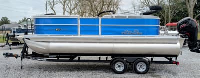 BOATZON | Sun Tracker Party Barge 20 DLX 2026
