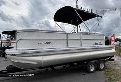 BOATZON | Sun Tracker Party Barge 20 DLX 2026