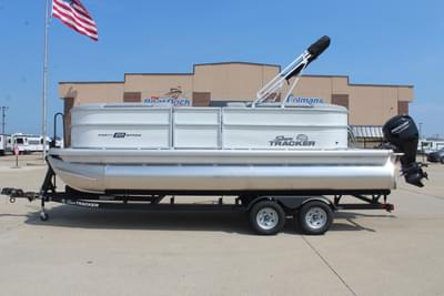 BOATZON | Sun Tracker Party Barge 20 DLX 2026
