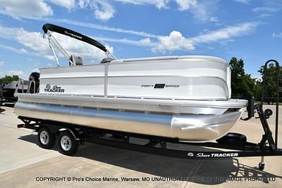 BOATZON | Sun Tracker Party Barge 20 DLX 2026