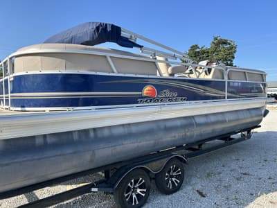 BOATZON | Sun Tracker Party Barge 2014