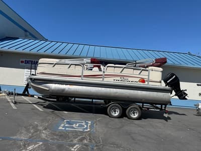 BOATZON | Sun Tracker Party Barge 21 2011
