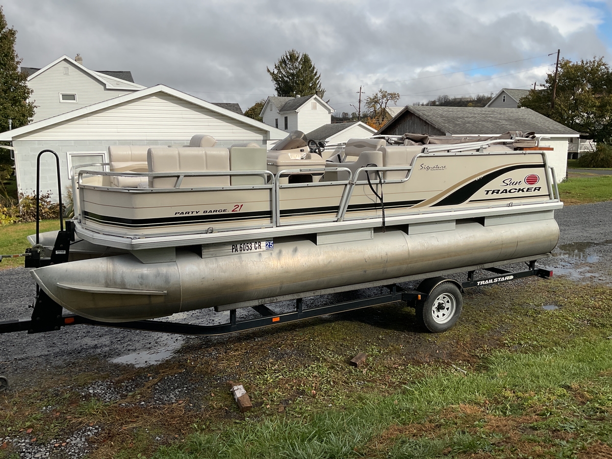 2003 Sun Tracker Sun Tracker PARTY BARGE 21 FT 2003 - Sold Boat