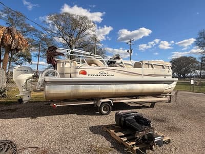 BOATZON | Sun Tracker Party Barge 21 Pontoon Boat 2011