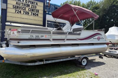 BOATZON | Sun Tracker Party Barge 21 Signature Series 1996