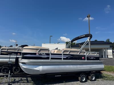 BOATZON | Sun Tracker Party Barge 22 DLX 2015