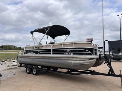 BOATZON | Sun Tracker PARTY BARGE 22 DLX 2017