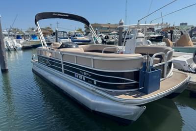 BOATZON | Sun Tracker Party Barge 22 DLX 2017