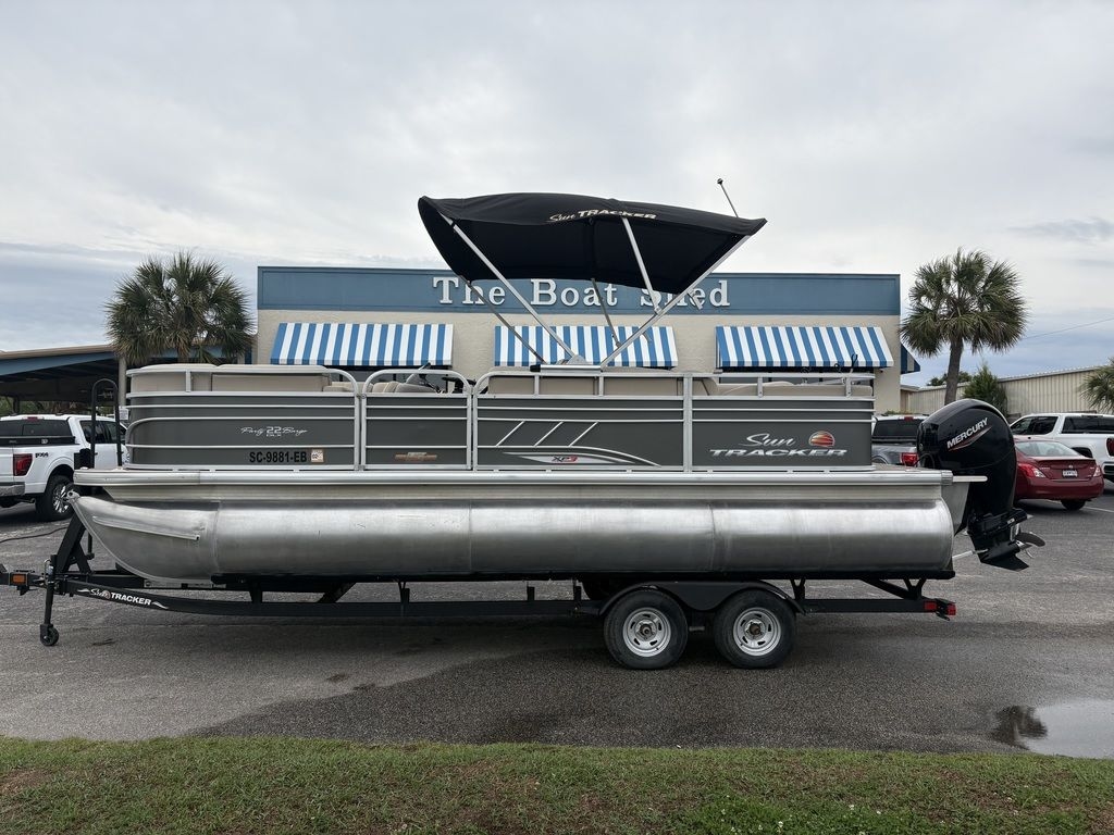 2023 Sun Tracker Party Barge 22 DLX - Sold Boat