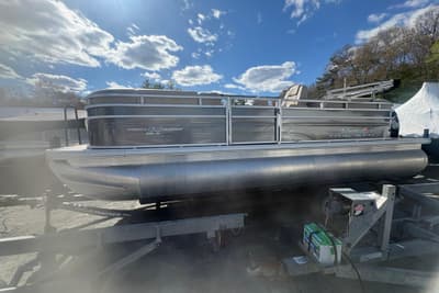 BOATZON | Sun Tracker Party Barge 22 DLX 2024