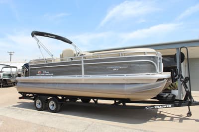 BOATZON | Sun Tracker Party Barge 22 DLX 2025