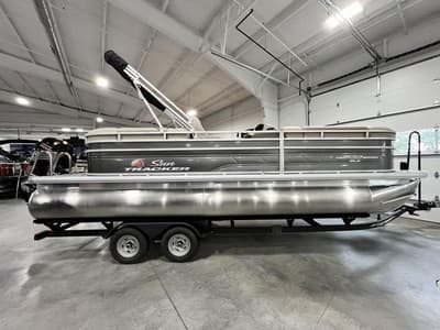 BOATZON | Sun Tracker Party Barge 22 DLX 2025
